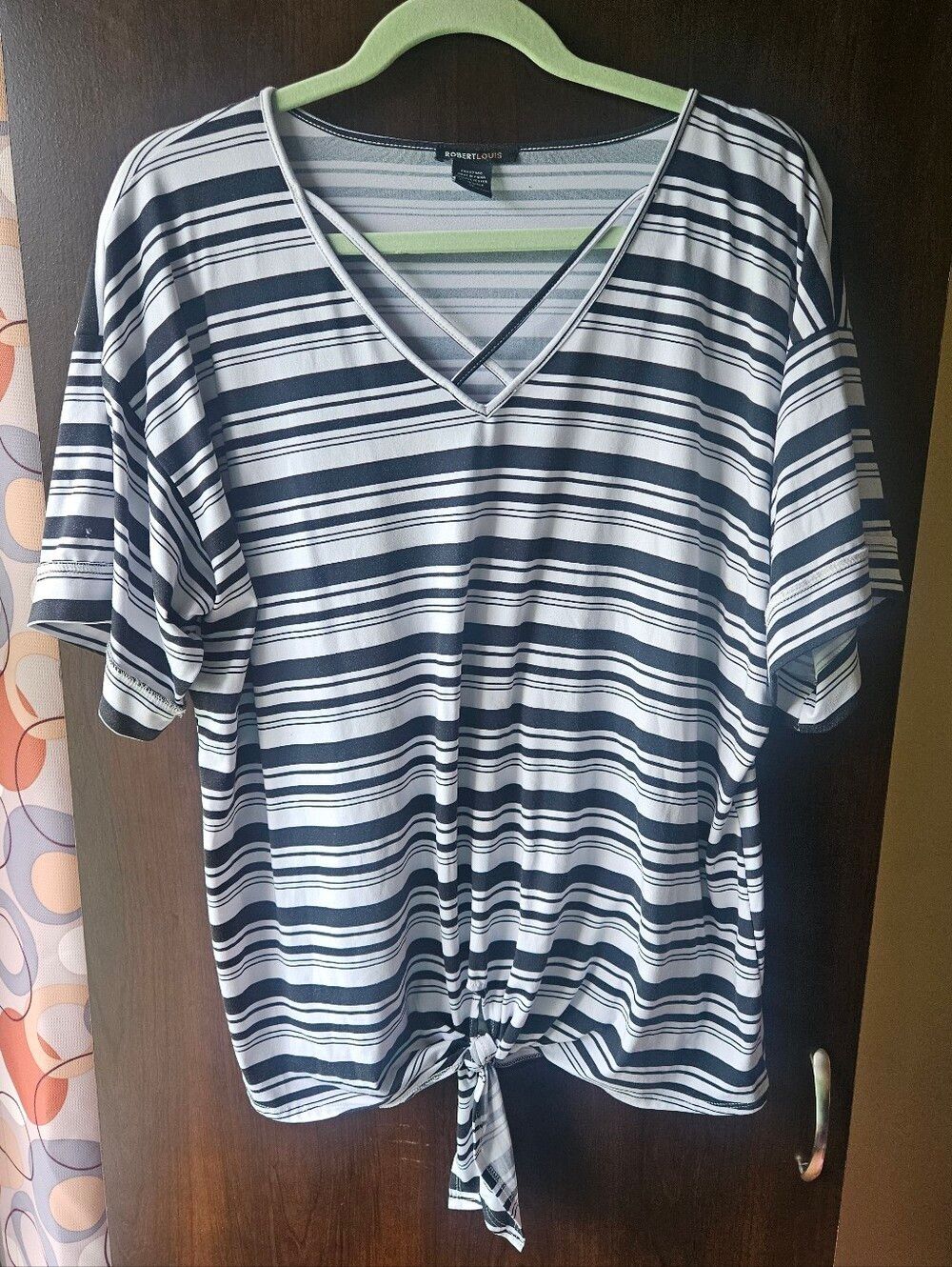 Robert Louis Blacm & White Striped V-Neck Tie Front Top Size 1X